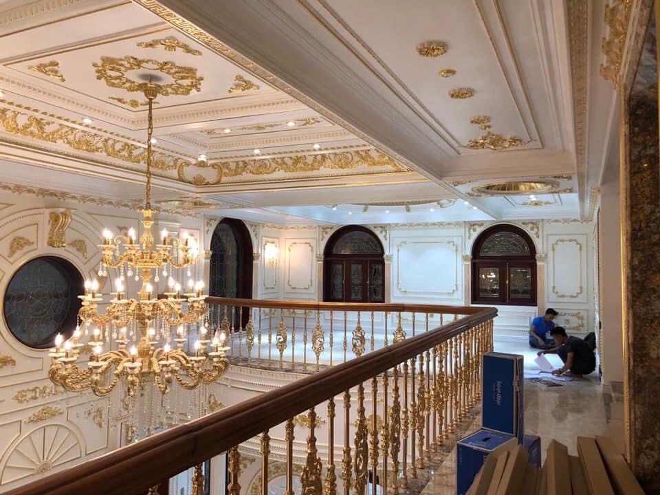 Không gian trang hoàng, lộng lẫy