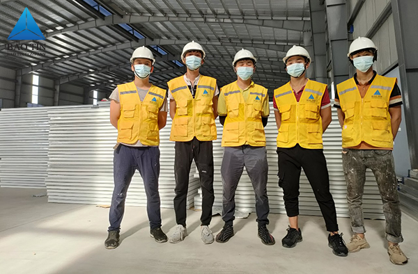 Đội ngũ thi công sơn Đệ Nhất Trần