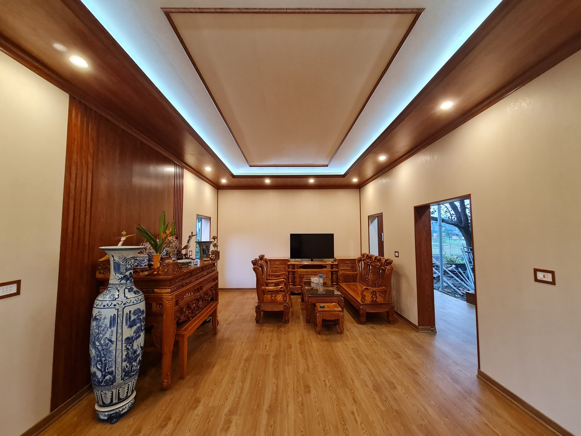 Thi công trần nhựa